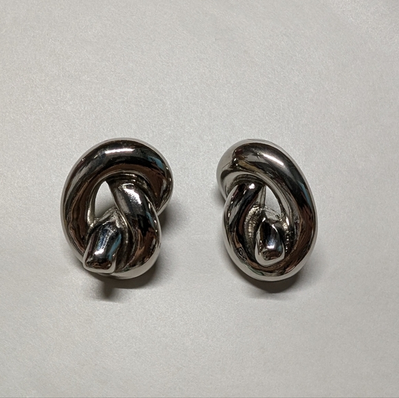Vintage silver knot earrings - Picture 2 of 4